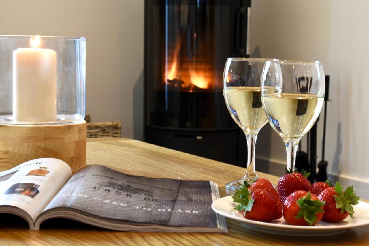 The Heronry Hideaway With Luxury Hot Tub *