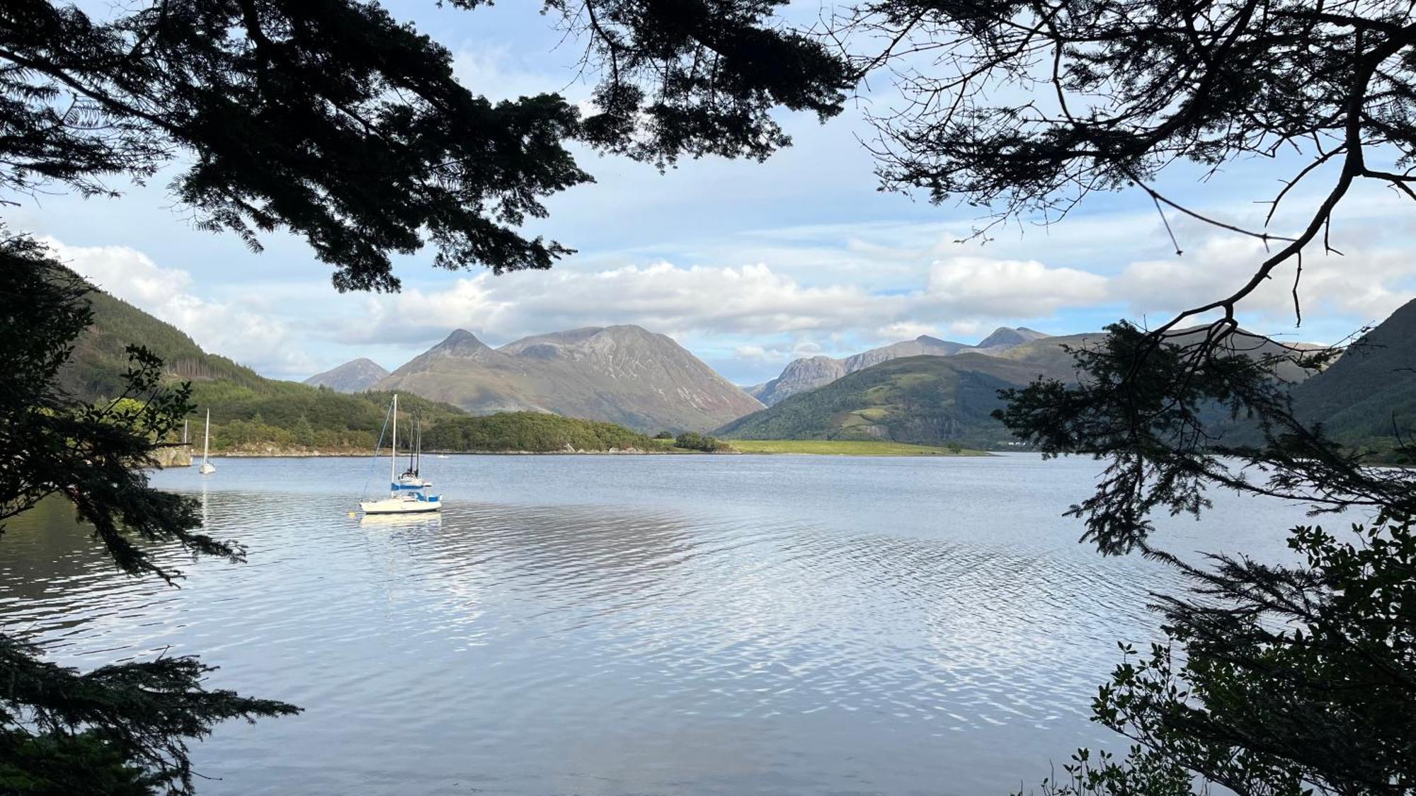 The Heronry Hideaway With Luxury Hot Tub * Ballachulish