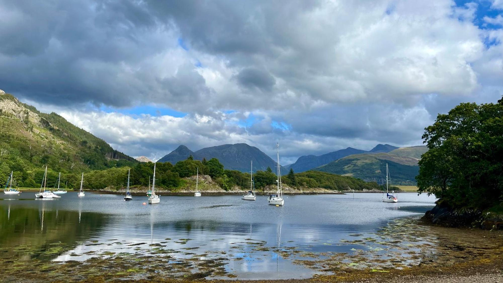 The Heronry Hideaway With Luxury Hot Tub Ballachulish