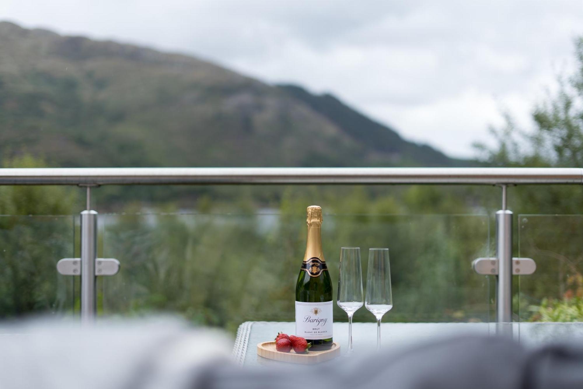 The Heronry Hideaway With Luxury Hot Tub Ballachulish